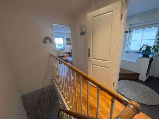 Flur / Treppe OG 