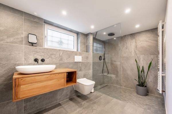 Dusch-Bad Gartengeschoss