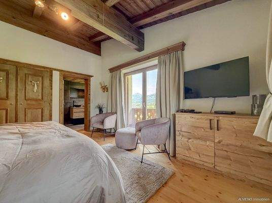 Wohnen in den Kitzbühler Alpen im Tirolerlandhausstil (18)