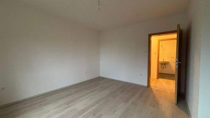 Helles Schlafzimmer.