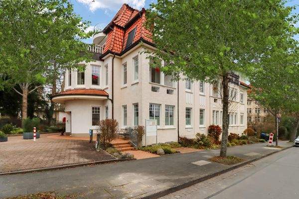 Außenansicht (Straßenseite)