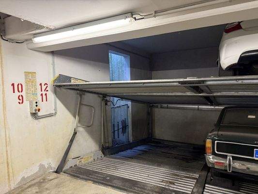 Blick zum Tiefgaragenstellplatz