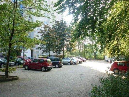 Parkplatz vor dem Haus
