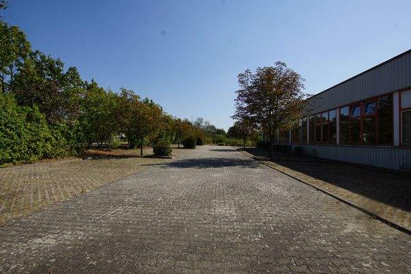 Mitarbeiterparkplatz