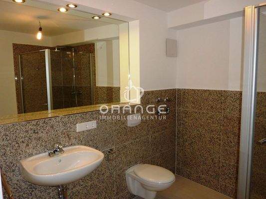 Eines der Badezimmer Objekt 3