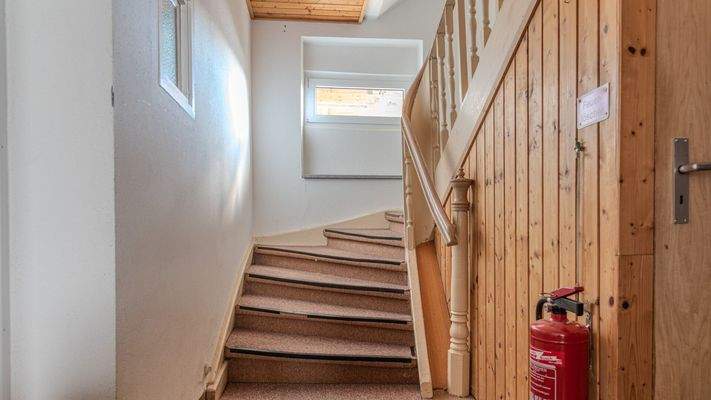 Treppe ins Obergeschoss