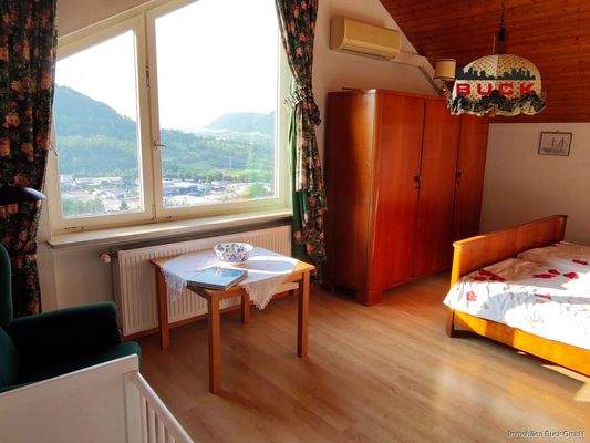 Dachgeschoss Zimmer 2 bei Abendsonne