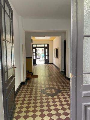 Hausflur Richtung Straße.jpg