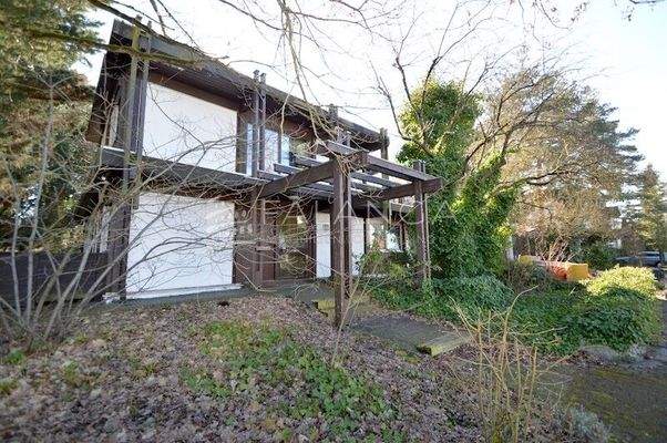 Hausansicht mit Eingang