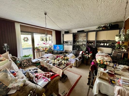 Wohnzimmer mit Balkon