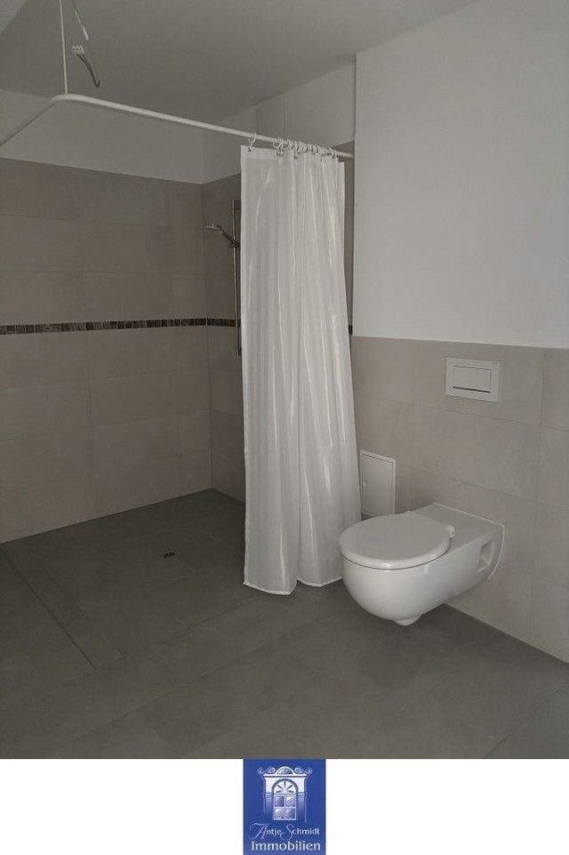 Rollstuhlgerechte Wohnung mit Fußbodenheizung, edlem Bad, moderner EBK, Terrasse! - Foto 3
