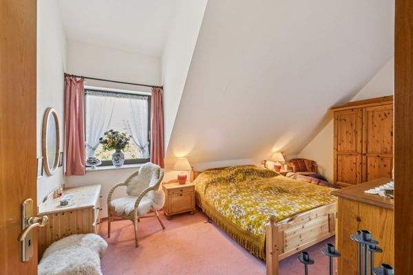 DACHGESCHOSS ZIMMER 7