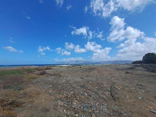 Kreta, Kissamos: Großes Grundstück direkt am Meer zu verkaufen