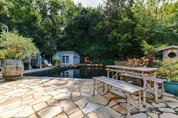 Haus 2a - Terrasse und Badeteich