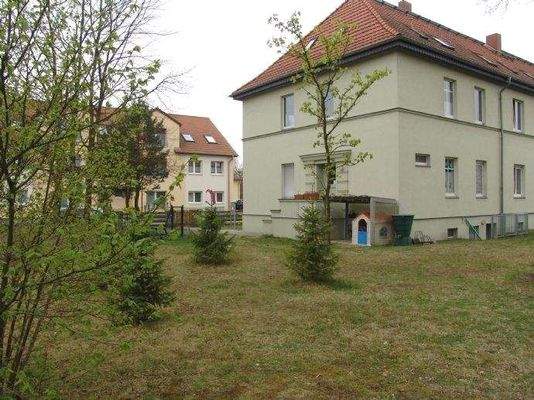 Keun. Kirchweg 60 mit Eingang zum Haus.