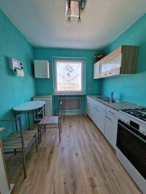 Küche (Möbel können übernommen werden)