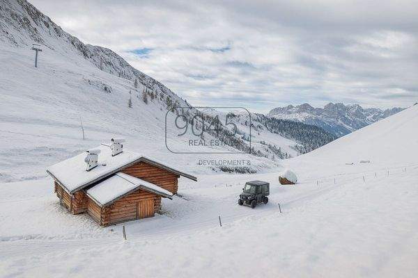Exklusive Ski-in/Ski-out-Baita in der Val Jumela