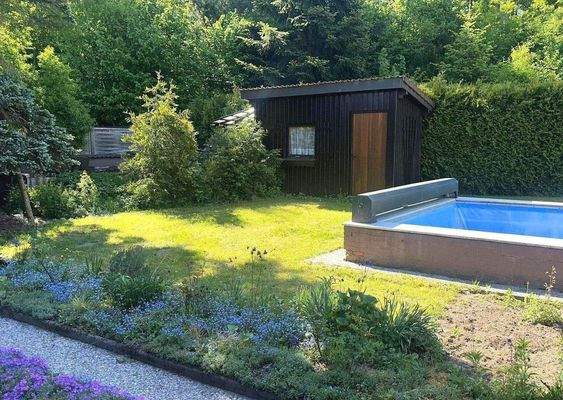 Garten und Gartenhütte