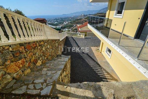 Sea-View Duplex Apartment in Alanya Kargıcak