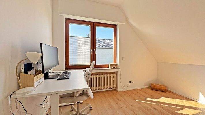 Büro  im Obergeschoss