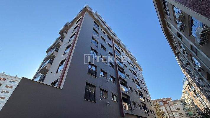 Apartments in a Building with Indoor Parking in İzmir Karşıyaka