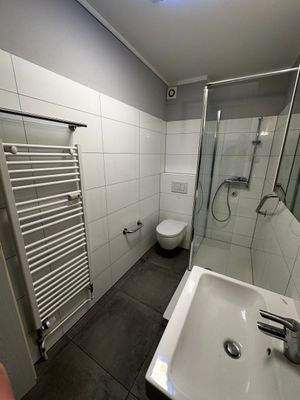 Modernes Badezimmer