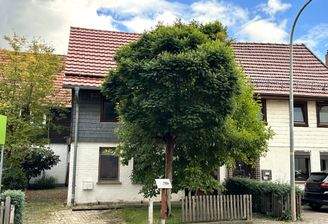 1 aussenansicht-doppelhaushaelfte-hilkerode-rkm-immobilienkontor.jpg