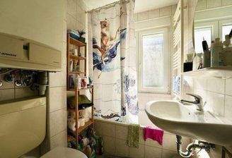 Helles Tageslichtbad mit Badewanne ähnlich