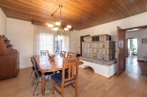 Esszimmer mit überdachter Terrasse 