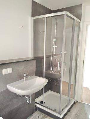 Badezimmer mit Dusche