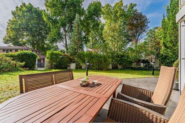 Terrasse mit eigenem Garten