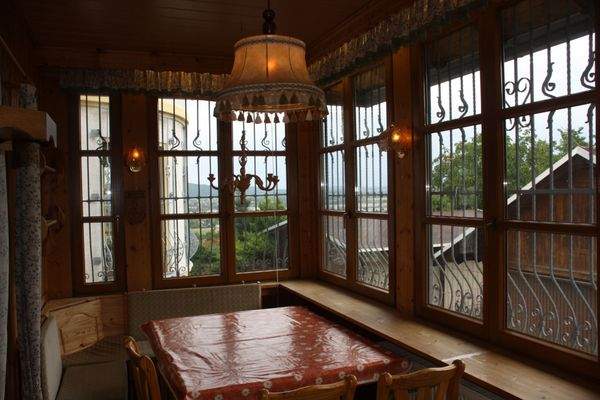 Esszimmer neben Kaminzimmer