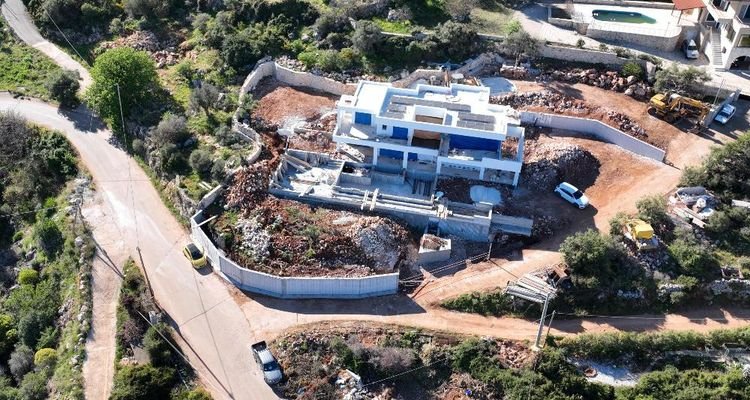 Kreta, Kokkino Chorio: Neubau! Luxusvilla mit Infinity-Pool und Meerblick zu verkaufen