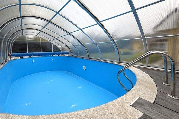 Pool mit Überdachung & Poolheizung