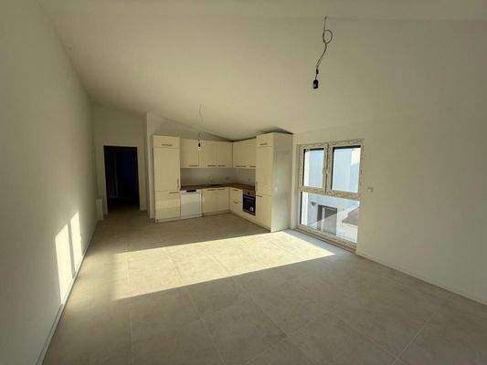 c4092d06-97e9-451b-898f-81a9fe16385b