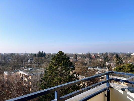 Weitblick vom Balkon im 8. OG