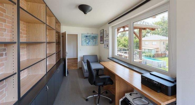 Kind 3 als Büro (HomeStaging)