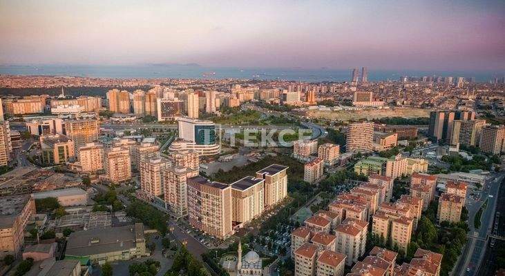 Apartments in a Complex with Pool and Parking Zeytinburnu İstanbul