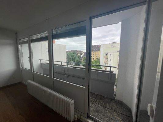 Balkon/ Loggia mit Süd-West-Ausrichtung