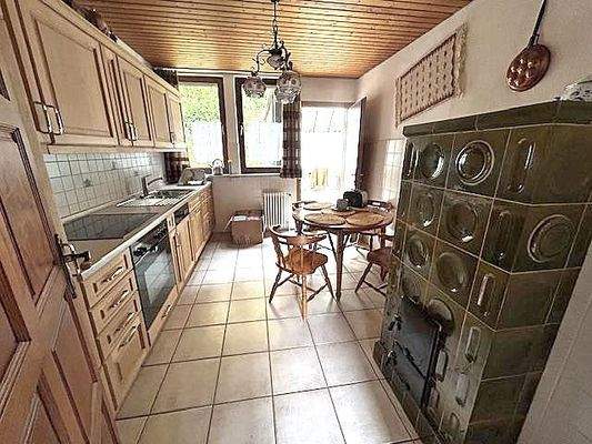 Küche mit Zugang zum Wintergarten