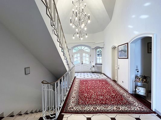Villa mit traumhaftem Grundstück