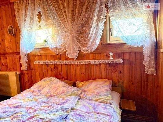 1-Raum-Wohnung EG rechtss