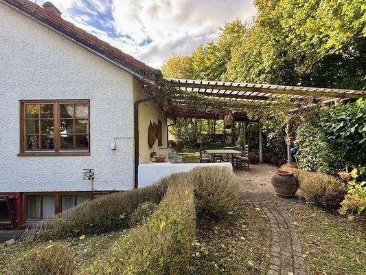 Überdachter Sitzplatz