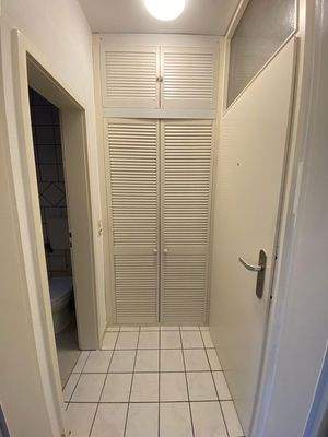 Diele mit Einbauschrank