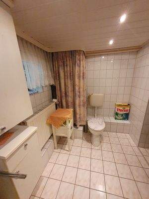 Bad II mit Dusche und WC