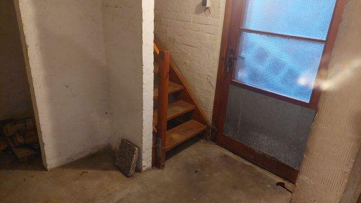 Keller mit direktem Zugang nach draußen