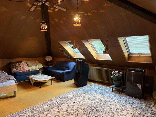 Ansicht großes Zimmer -4- im DG