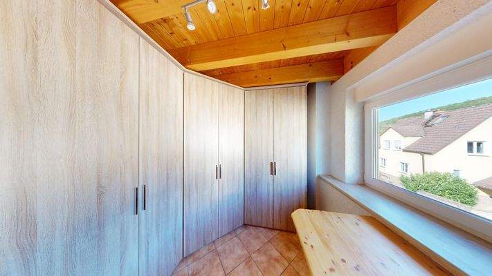 Büro mit Einbauschrank