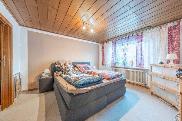 Das Schlafzimmer mit Ankleide