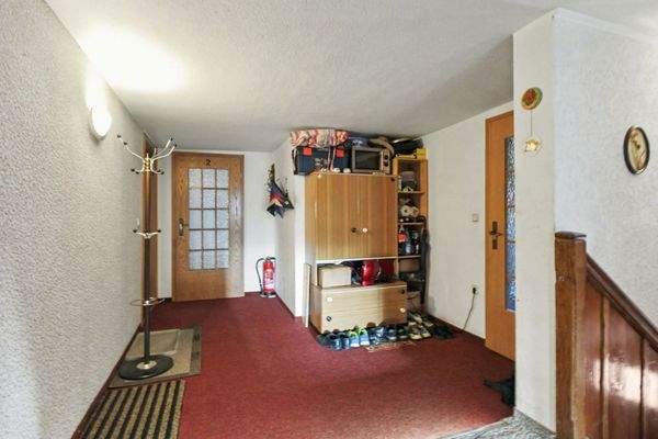 Flur 1.OG Sicht zum Mieterbereich